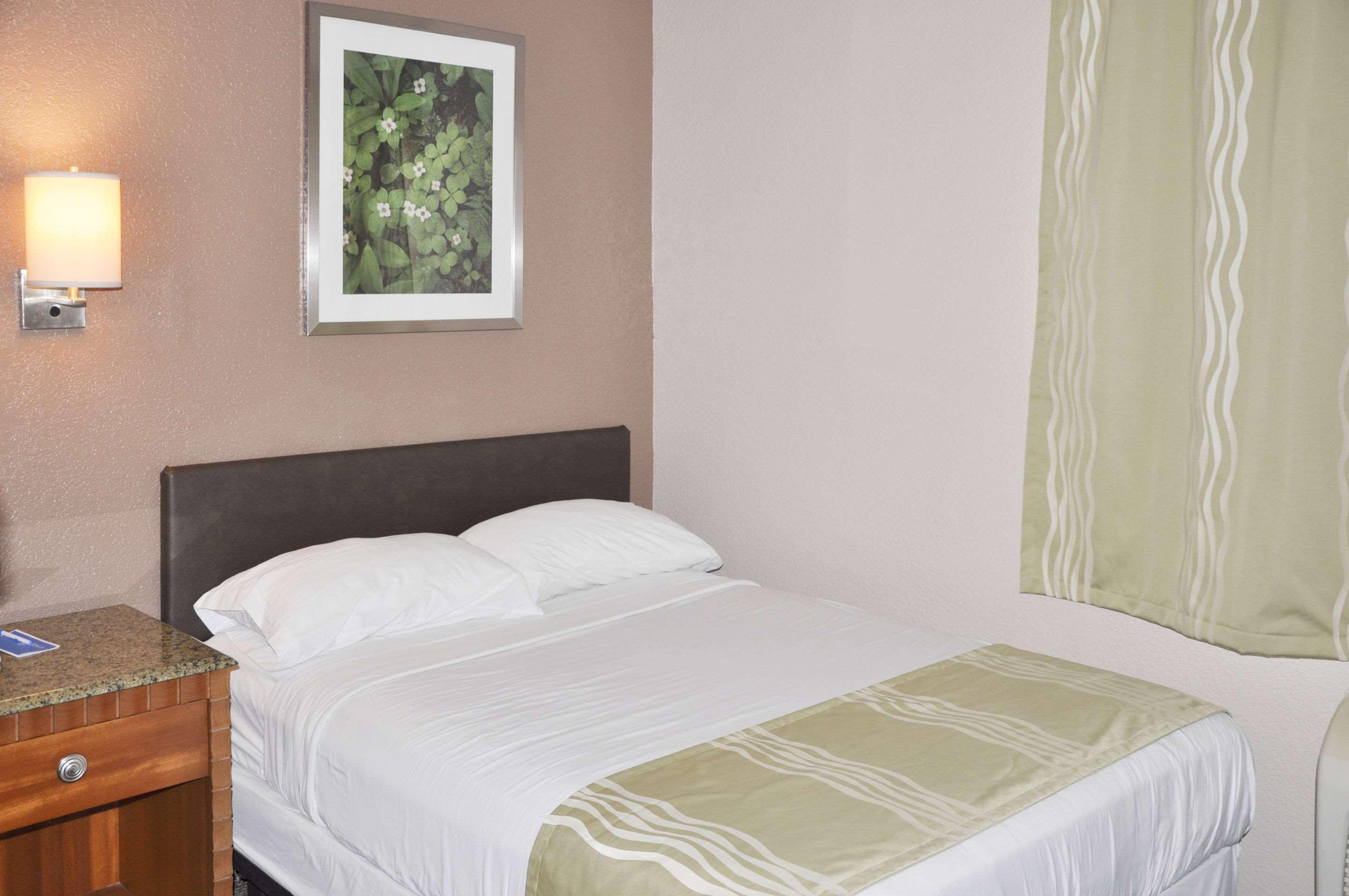 Rodeway Inn FargoFargo  Kültér fotó